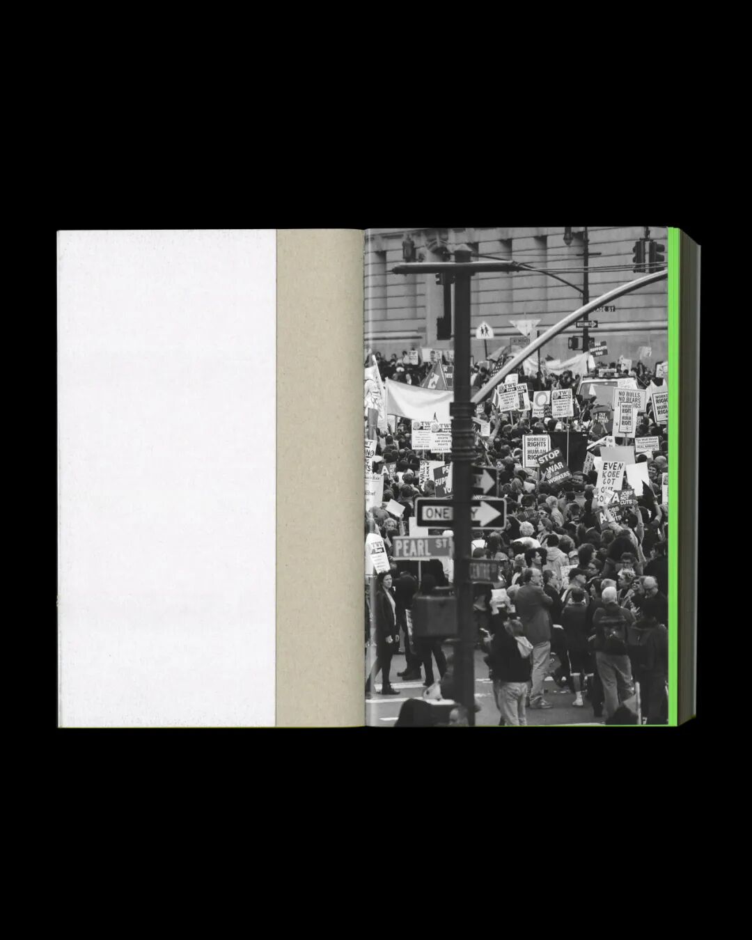 美国平面设计协会 AIGA(American Institute of Graphic Arts)2025 年最佳书籍与封面设计 · 作品图216